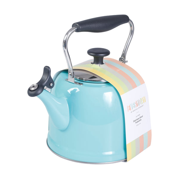 TETERA DE 2 LITROS DE ACERO INOXIDABLE MARCA MARTHA STEWART EVERYDAY COLECCIÓN LILY POND