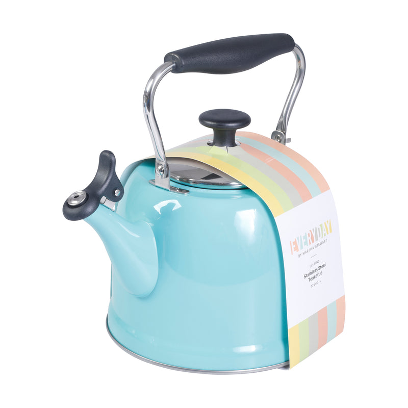 TETERA DE 2 LITROS DE ACERO INOXIDABLE MARCA MARTHA STEWART EVERYDAY COLECCIÓN LILY POND