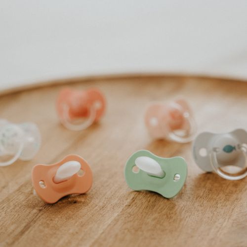 Chupón con tetina anatómica 6-18 m x 2 unidades The Basics- Suavinex